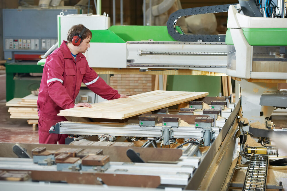 Distribuidor de maquinas de procesamiento de madera 